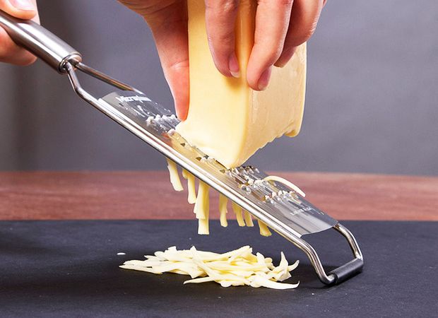 The No-Stick Method To Grate Cheese With Ease - Forkly