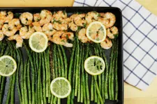 Healthy One-Pan Lemon Garlic Shrimp & Asparagus