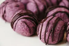 Summer Berry RAW Macaroons (GF/DF/Vegan)