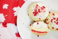 Surprise O’Canada Cheesecake Tarts