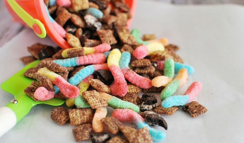 10 Of The Coolest Gummy Worm Recipes - Forkly