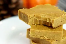 Healthy Pumpkin Spice Coconut Oil Fudge