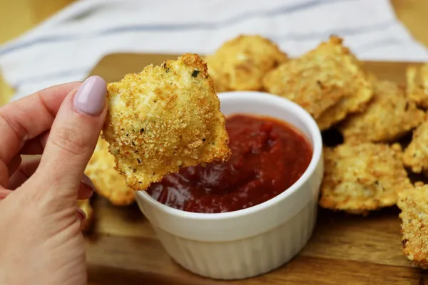 Oven Baked Ravioli Dippers