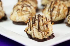 Vegan Keto Coconut Macaroons