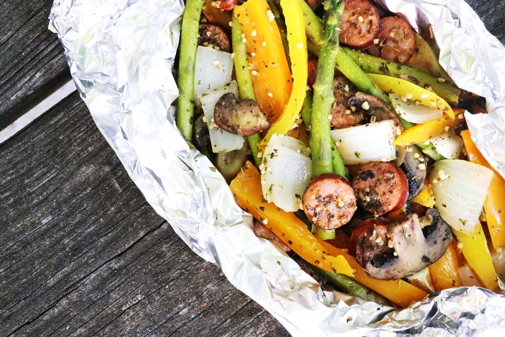 Low-Carb Keto Italian Sausage and Veggie Foil Packets - Forkly